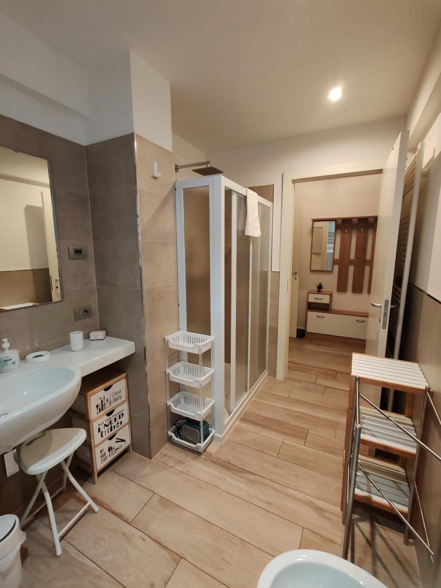 Butterfly Apt In Suna With Garage Verbania Exterior photo